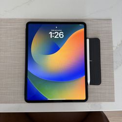 iPad M4 - 13 Inch - LIKE NEW with Apple Pencil Pro