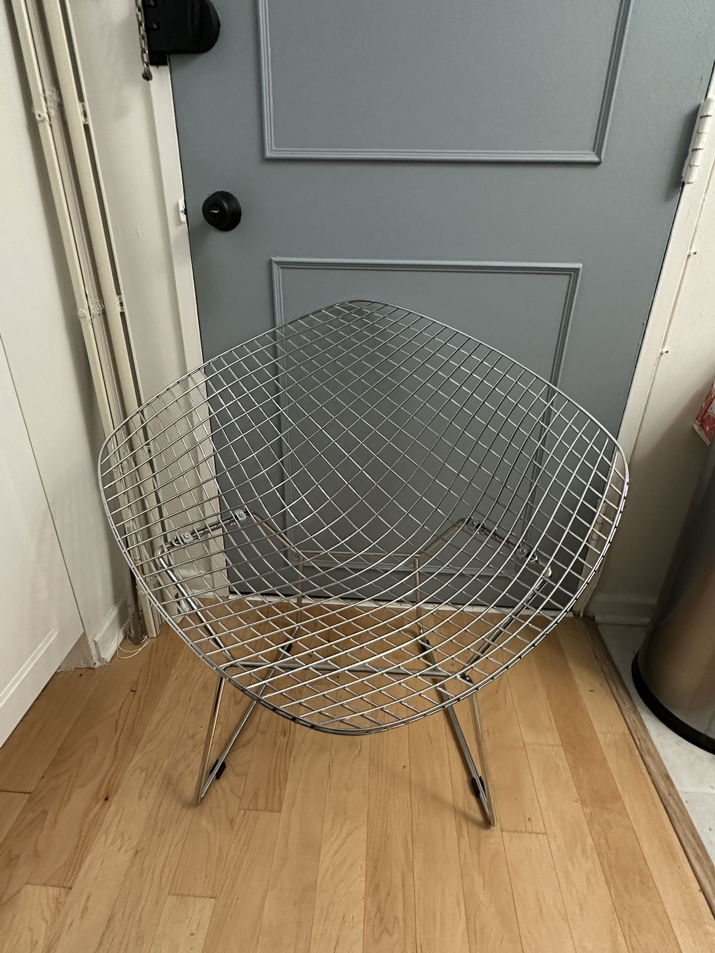 Bertoia Diamond Chair replica