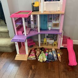 Barbie Dream House 