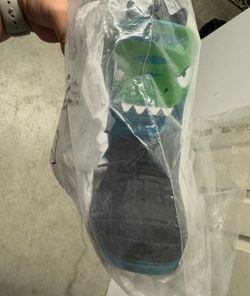 Kids Dinosaur rain boot size 7c