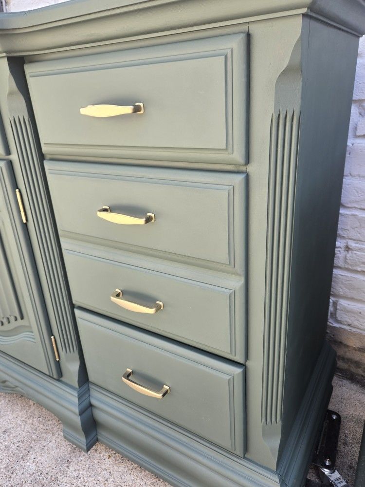 Dark Green Dresser - www.ice4pros.com.br