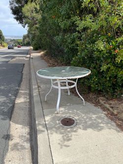 Metal round table