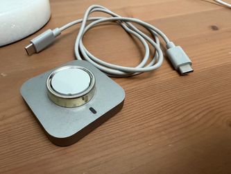 Gold Oura Ring 4 Size 13 — Includes Charger