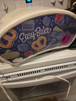 Easy-Bake Oven — Works Great — $10