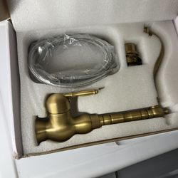 Kitchen or Bathroom Faucet