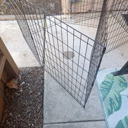 Portable Pet Fence.  16 Feet Long, 30 Inches Tall