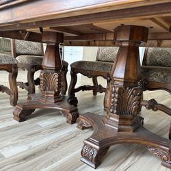 Stunning Dining Table And Chairs 
