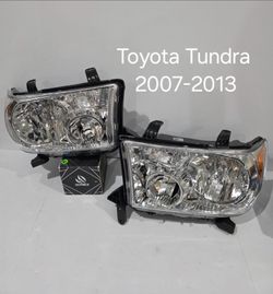 Toyota Tundra 2007-2013 Headlights
