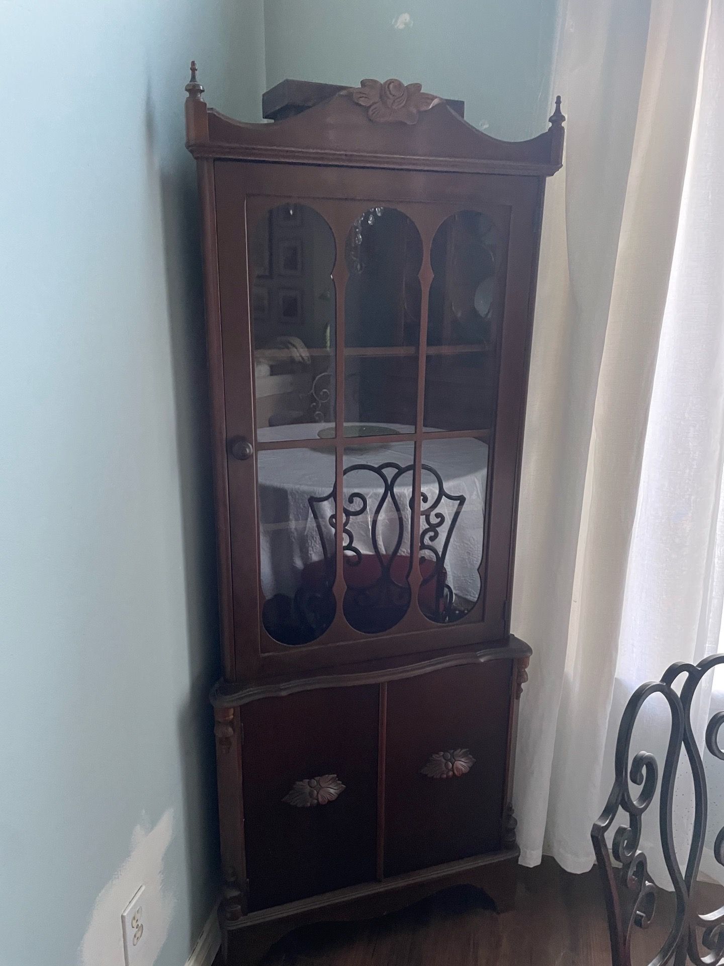 Corner hutch antique