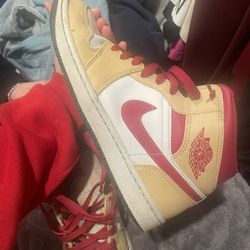Jordan 1 Mids 