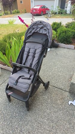 Graco ready2jet compact auto-fold stroller Kingston
