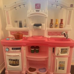 Kids Kitchen - Step 2 