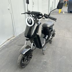 1500W Electric Moped Motorcycle Truck Commuting Bike