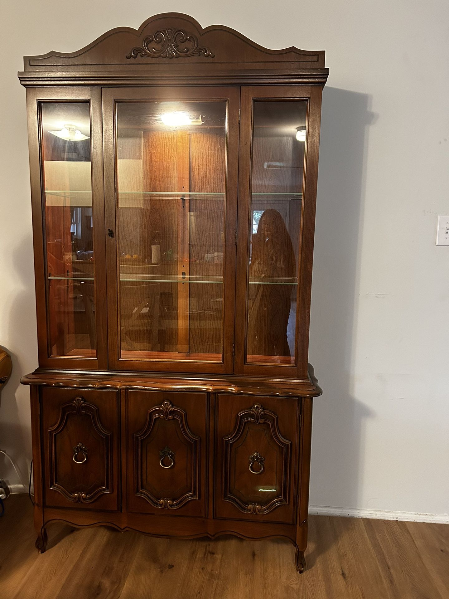 Beautiful Antique Hutch