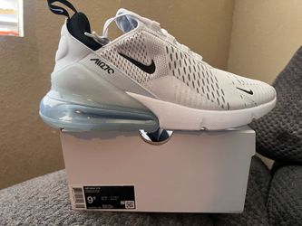 NEW NIKE AIR MAX 270 9.5 MENS