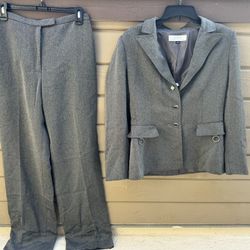 Tahari Suit- Complete Size 6 - Grey