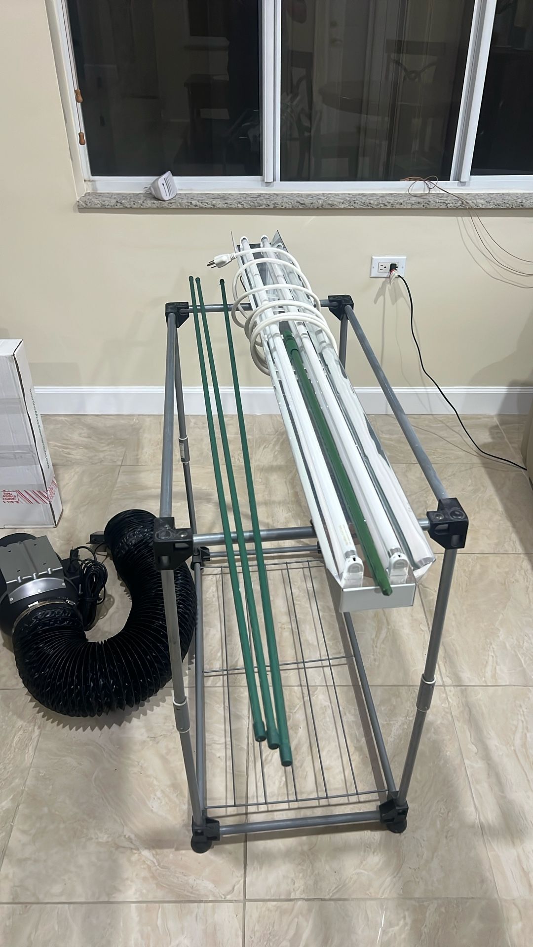 Hydroponic Grow Set Up