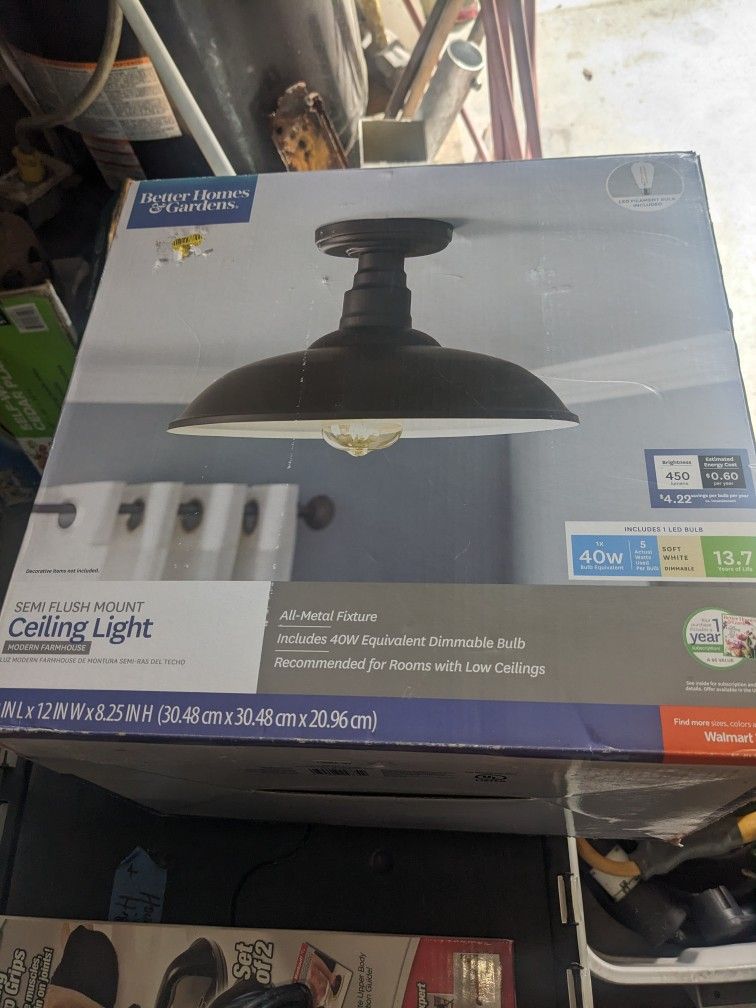 New 40 Watt Light Fixture In Box