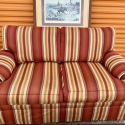 Loveseat $30 In A Great Condition 🎈🎈furniture, House Furniture And Decoration, Table, Picture, Sofa, Living Room Furniture, House Furniture.