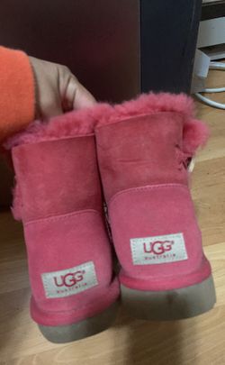 UGG 7w