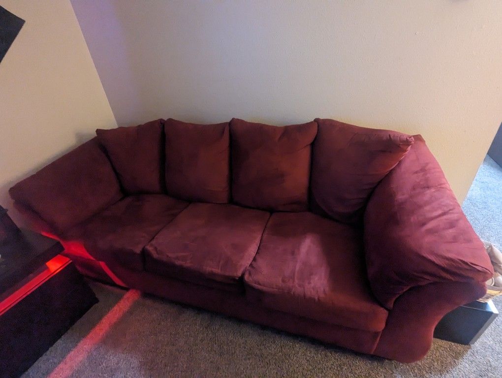 Free red Couch