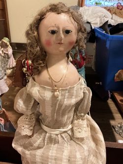 Antique 1700 s Queen Ann wooden Doll