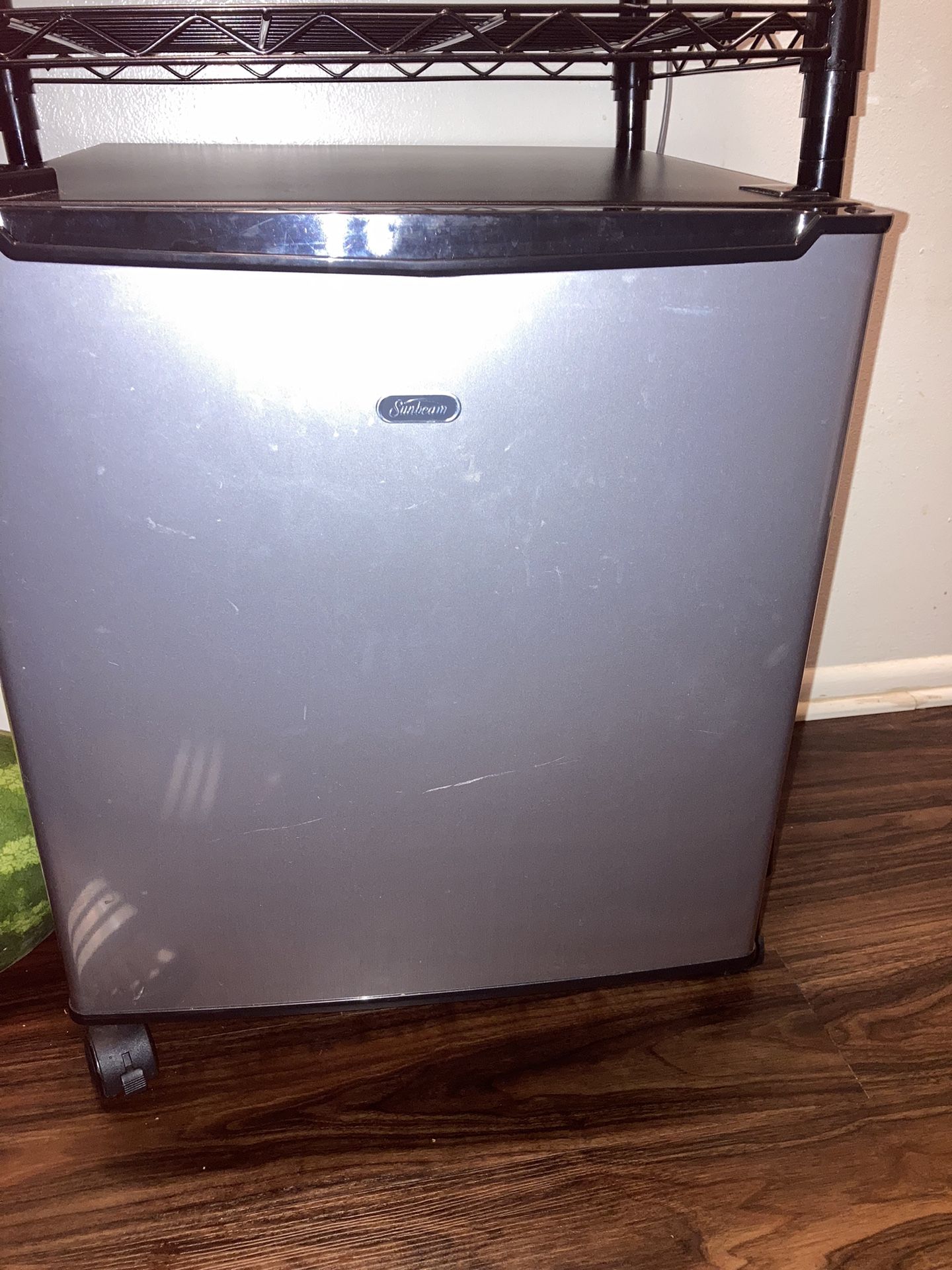 Sunbeam Mini Fridge for Sale in Fort Wayne, IN OfferUp