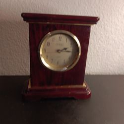 GORGEOUS Danbury 6" Burlwood Mahogany Finish Mantle or Desk Clock.

