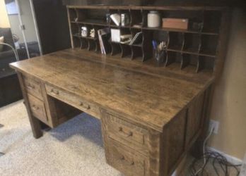 Beautiful Solid Oak Desk