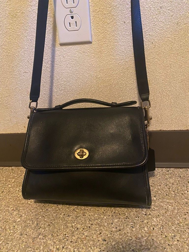 Coach Vintage Medium Crossbady Bag 