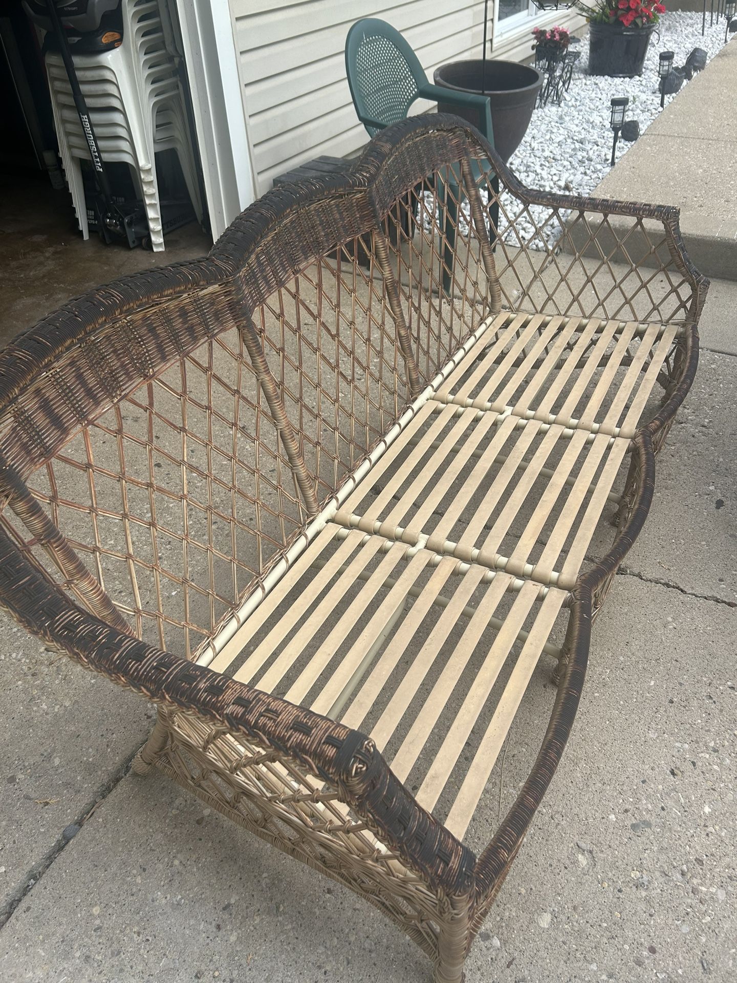 Patio 3 Person Wicked Bench