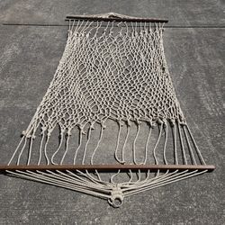 Rope mesh style hammock