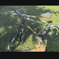 Giant Hybrid Men’s Bike 