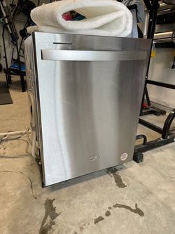Used 1.5 yr old Whirlpool Dishwasher