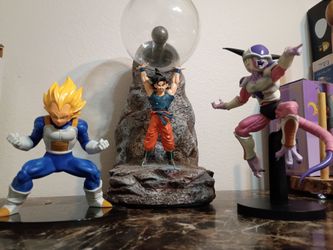 Frieze, Goku Plasma Lamp, Vegeta Bandai Presto Figures