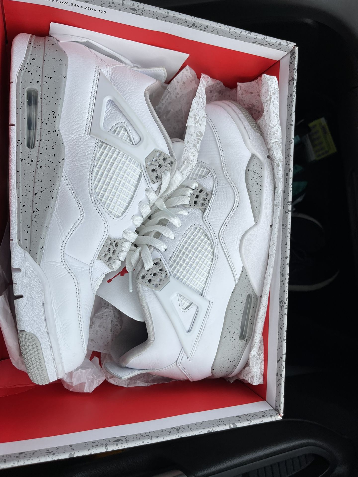 Air Jordan 4 Retro “White Oreo”