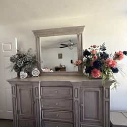 🏡 Cindy Crawford Home Bedroom Furniture Set – Solid & Beautiful