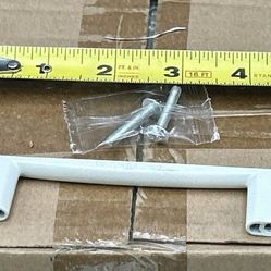 Cabinet handles and pulls $1 each
Or 40ct box $30

MANIJAS DE GABINETES O PARA COCINA $1 CADA UNO O $30 LA CAJA CON 40 MANIJAS