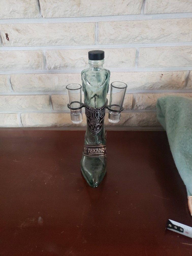 Empty Cowboy Boot Tequila Bottle W 2 Shot Glasses