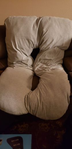 Pregnancy Pillow with Removable Zipper Cover... PICK UP NORTHERN & 51st AVE