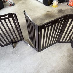 Arf Pets Freestanding Dog Gate w/Door, 4 Panel 360 Configurable Wooden Fence