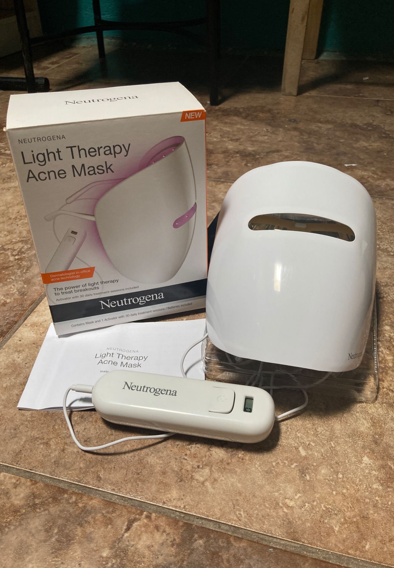 Neutrogena Light Therapy Acne Mask