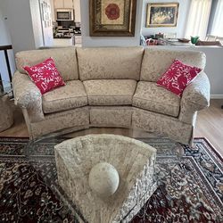 Set Of 2  Basset Curved  Cream Sofa🔺Like New🔺W84” D 38”H34”🔺