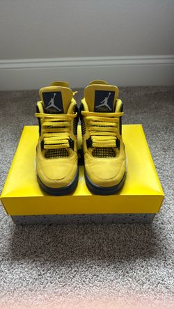 Jordan 4 Retro lightning
