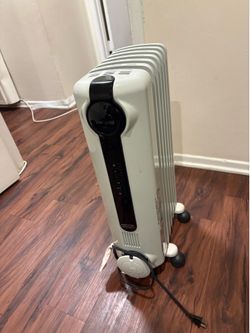 De’Longhi Radia S ECO digital oil‑filled space heater, model TRRS0715E‑6A, 1500W