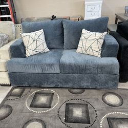 LOVESEAT