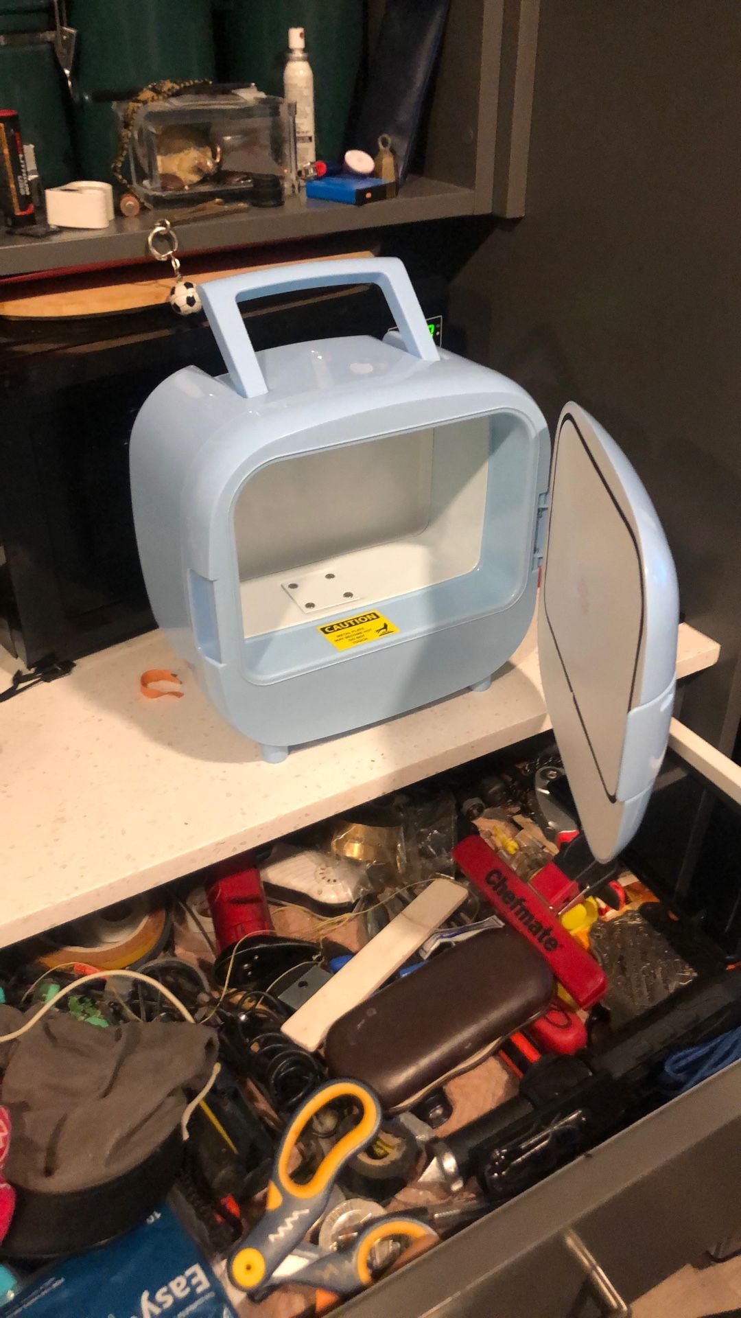 New Mini Fridge Holds A Six Pak Of Cans $20 I Have Plug Works Fine