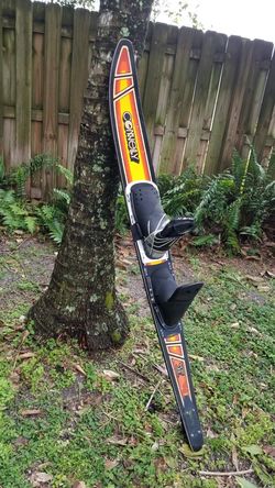 Connelly water ski, shortline, graphite