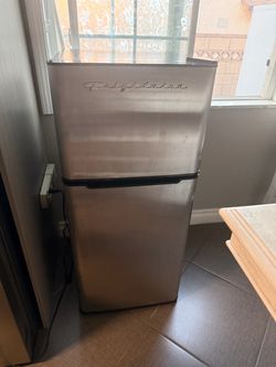 Stainless Frigidaire 4.5cubic feet,43”tall
