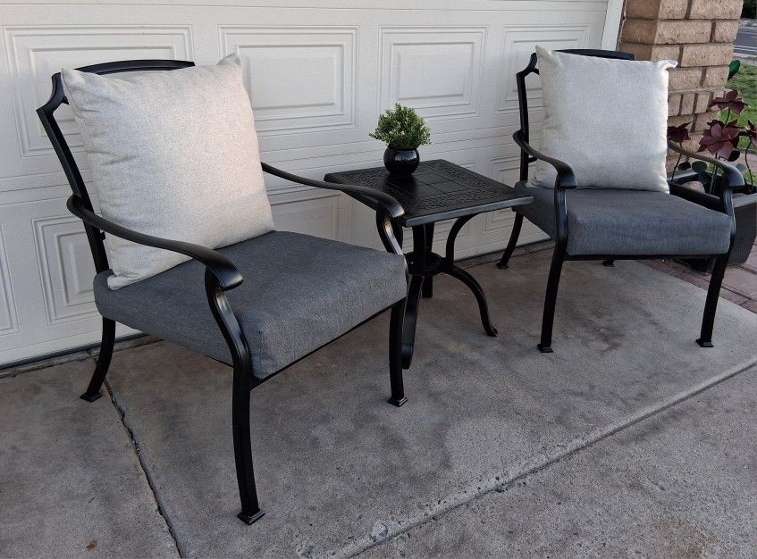 Patio Set - Delivery Available 